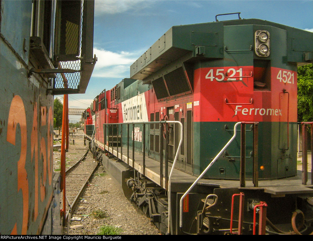 FXE AC4400 Locomotive 